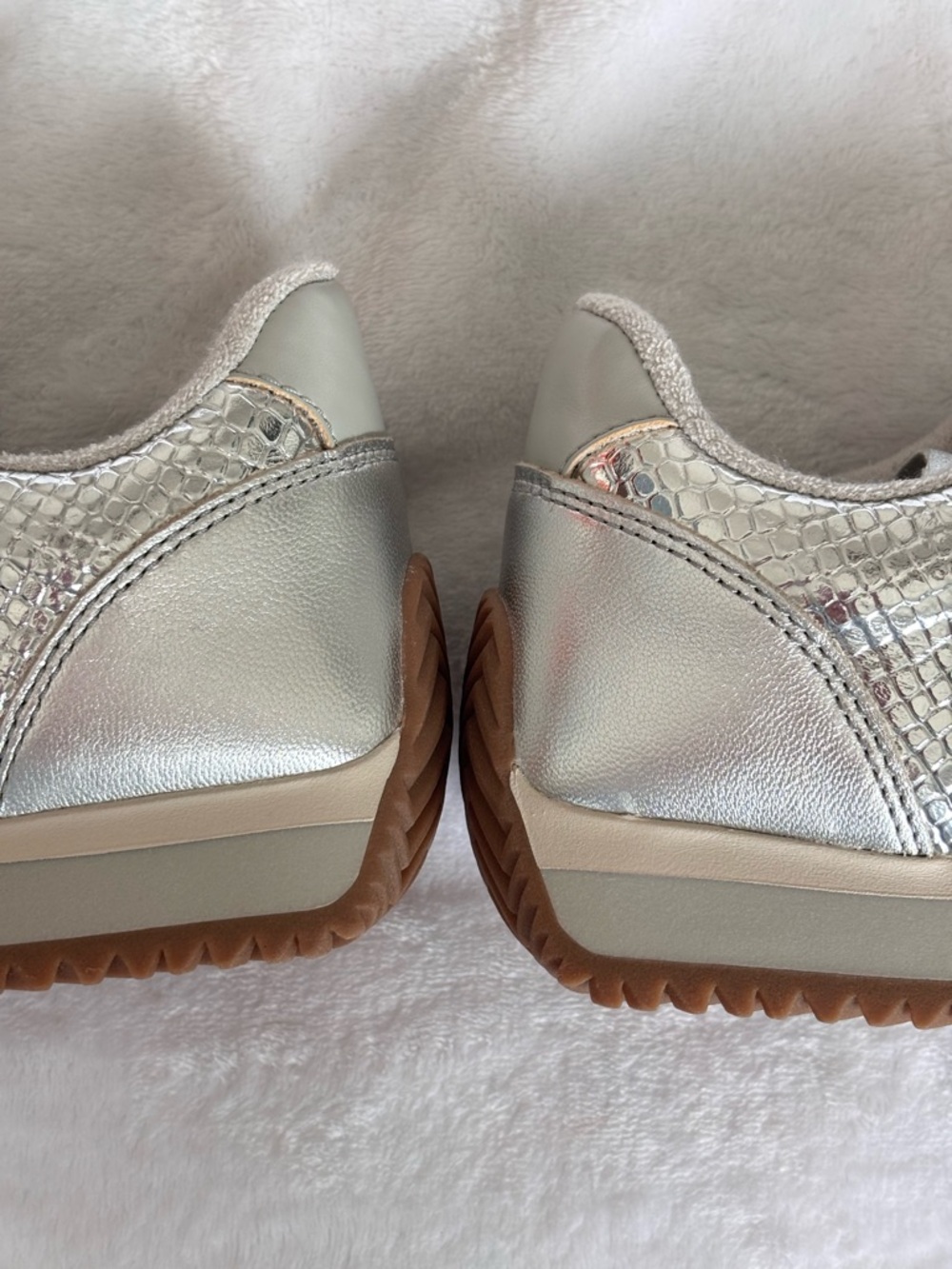 MICHAEL KORS Rhodes Leather Lace Up Metallic Silver Sneaker--NEW--9 - Picture 6 of 15